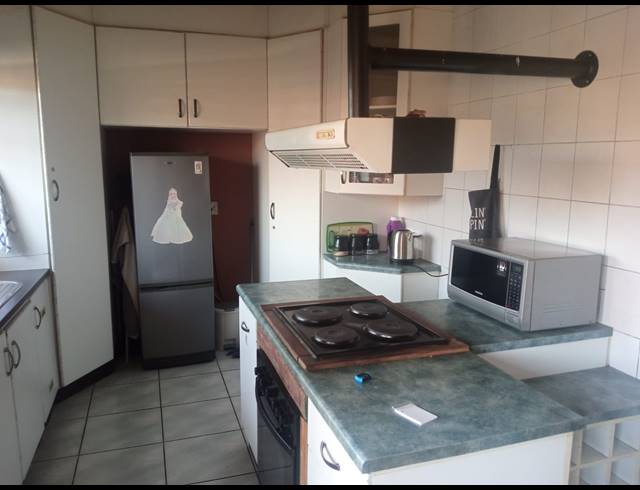 3 BEDROOM SECTIONAL TITLE FOR SALE IN BERTON PARK